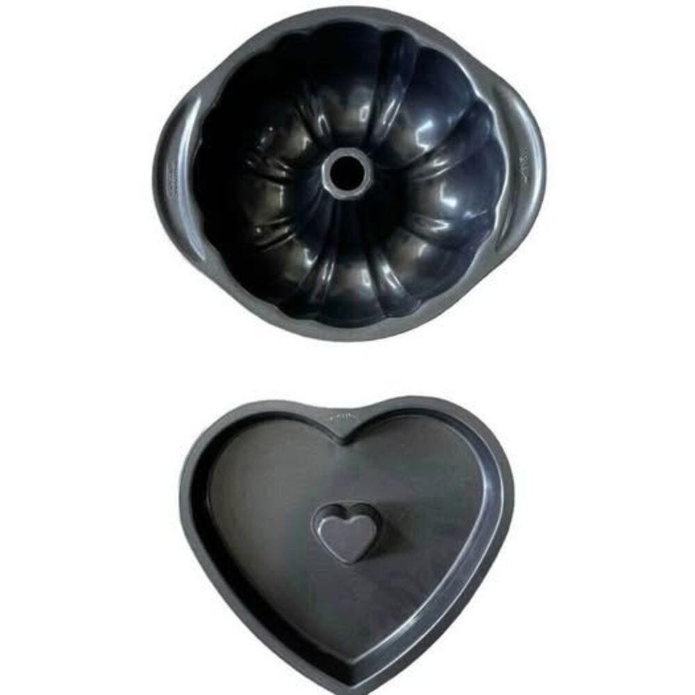 Wilton Set of 2 Baking Kitchen Heart in Heart & Fluted Tube Cake Pans Bakeware.